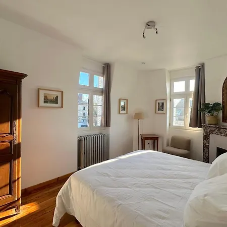 Chopins In The Heart Of Historic District Senlis (Oise)