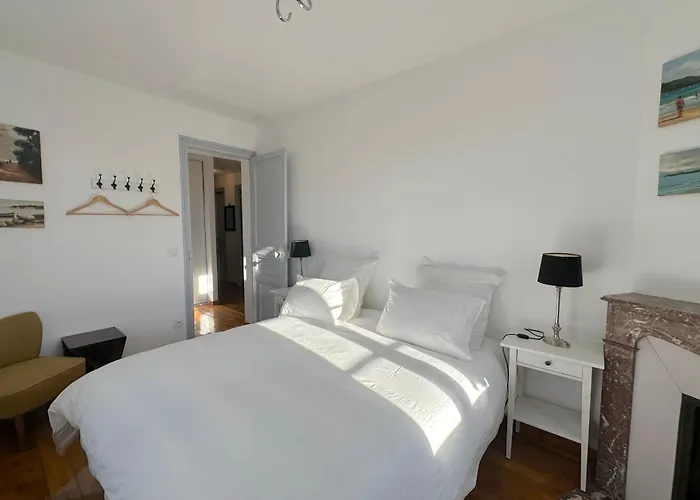 Chopins In The Heart Of Historic District * Senlis (Oise)